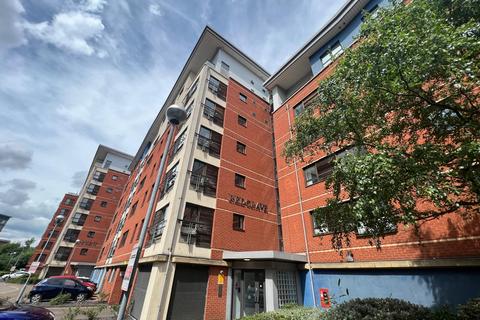 2 bed property, in 148 Redgrave, £73,000