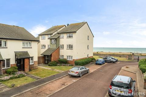 2 bed property, in Newport Mews, £165,000