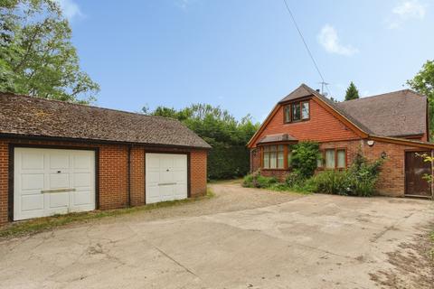 3 bed property, in Cuckoo Lane, £900,000