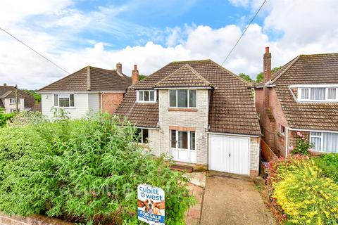 4 bed property, in Foxes Close, £500,000