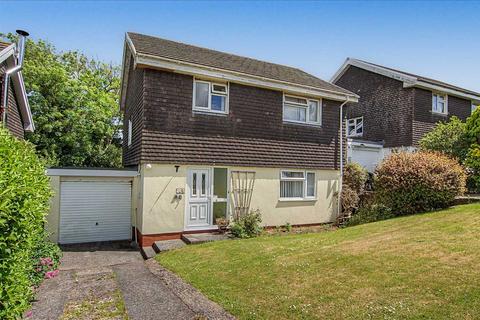 4 bed property, in 14 Lowless Close, £225,000