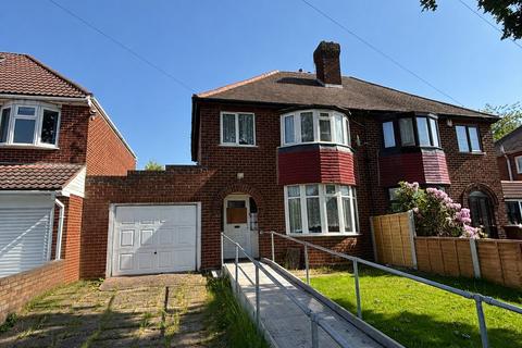 3 bed property, in Broadway West, £275,000
