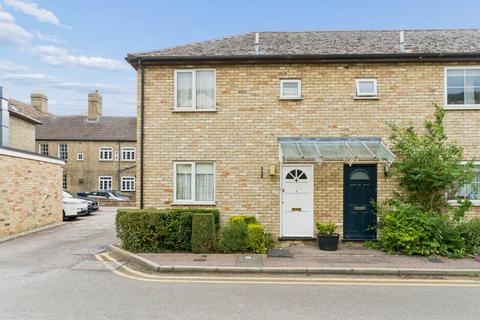 2 bed property, in River Terrace, £250,000