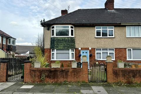 2 bed property, in Melville Avenue, £65,000