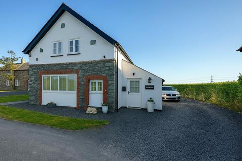 4 bed property, in Gorad Road, £475,000