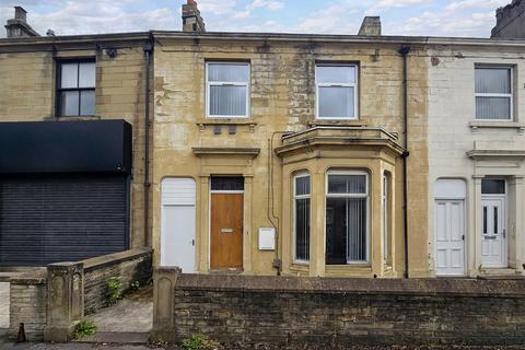 6 bed property, in Bradford Road, £250,000
