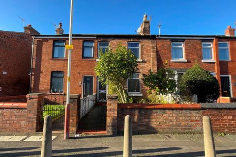 3 bed property, in Mount Street, £145,000