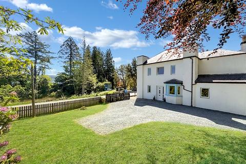 5 bed property, in Back Cottage, £225,000
