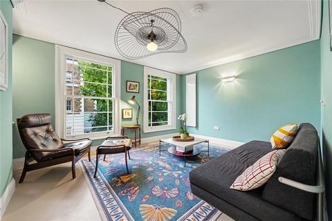 1 bed property, in Waterloo Terrace, £565,000