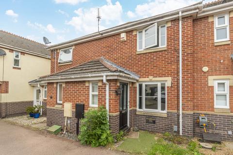 2 bed property, in Parliament Court, £225,000