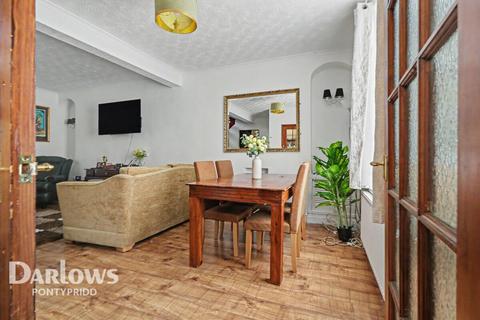 3 bed property, in Sheppard Street, £130,000