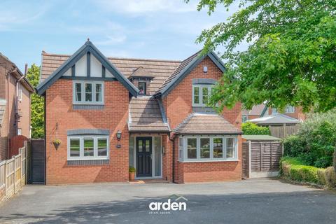3 bed property, in Gunner Lane, £450,000