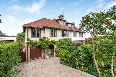4 bed property, in Highfields, £775,000