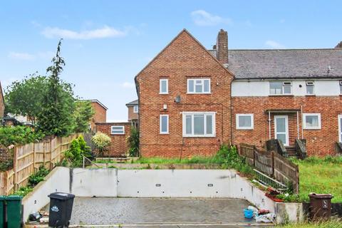 3 bed property, in 67 Hawkhurst Road, £250,000