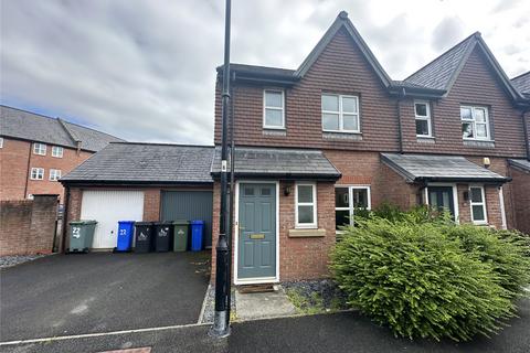 3 bed property, in Upton Rocks Mews, £250,000