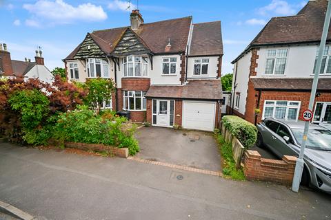 4 bed property, in York Avenue, £395,000