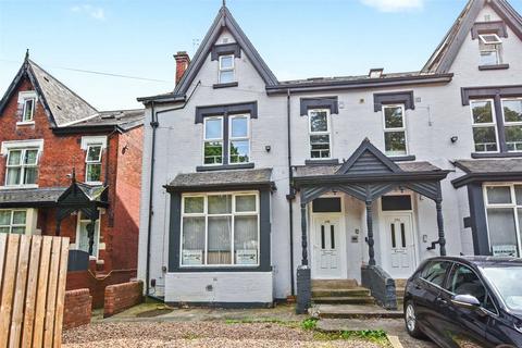 1 bed property, in Flat 4, £60,000