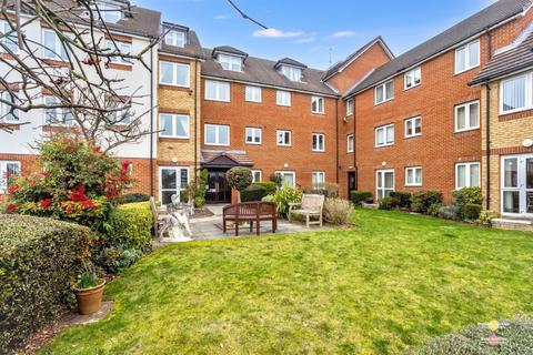 2 bed property, in Crammavill Street, £90,000