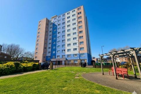 1 bed property, in South Street, £85,000