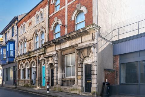 2 bed property, in Portland, £112,000