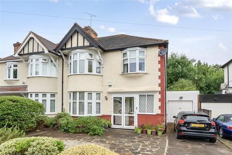 3 bed property, in Belmont Avenue, £835,000