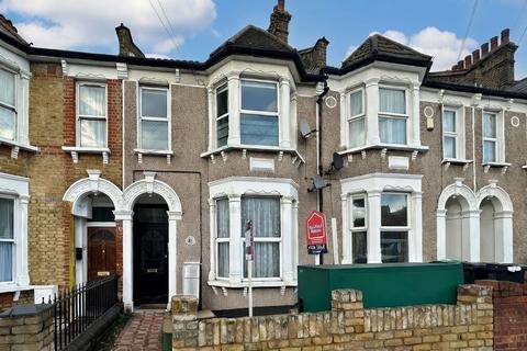 2 bed property, in 81A Honley Road, £185,000