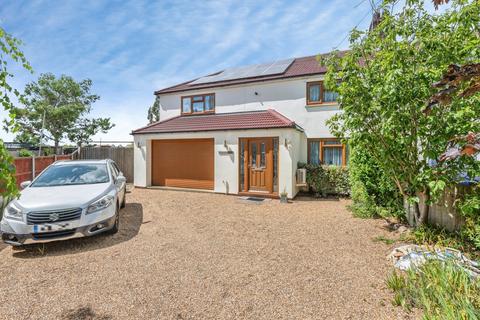 3 bed property, in Templer Avenue, £425,000