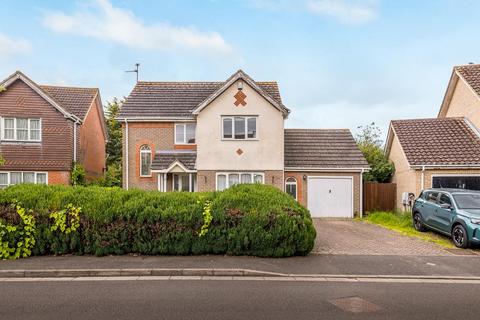 3 bed property, in Wedgewood Drive, £250,000
