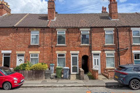 3 bed property, in Bowbridge Road, £150,000