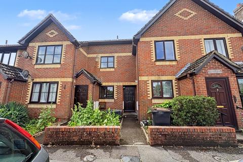 2 bed property, in Wimborne, £160,000