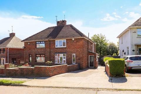 2 bed property, in Turie Avenue, £170,000