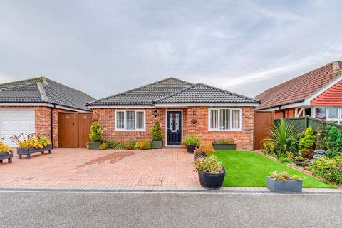 4 bed property, in Bridge Meadow, £350,000