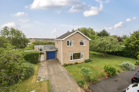4 bed property, in Kingscliffe Road, £299,950