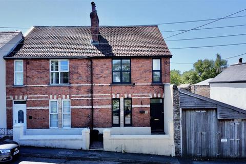 2 bed property, in Castle Street, £315,000