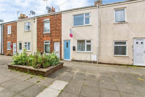 2 bed property, in Seagate Terrace, £90,000