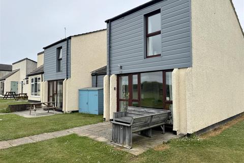 3 bed property, in Perran View, £110,000