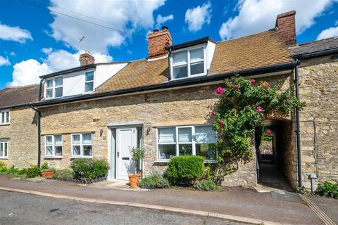 2 bed property, in Nethercote Road, £575,000