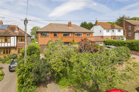 4 bed property, in Eynsford Rise, £725,000