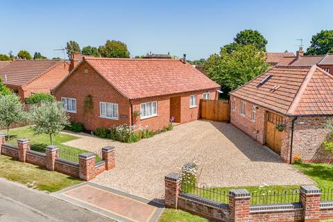 4 bed property, in Eastgate Lane, £425,000