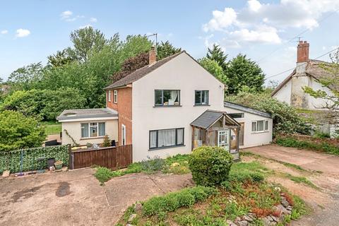 4 bed property, in Exton, £700,000