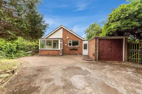 3 bed property, in Ounsdale Road, £350,000