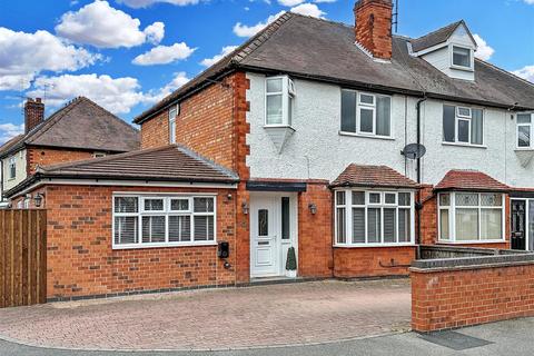 3 bed property, in Bancroft Road, £250,000