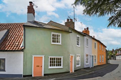 2 bed property, in Walden Road, £350,000