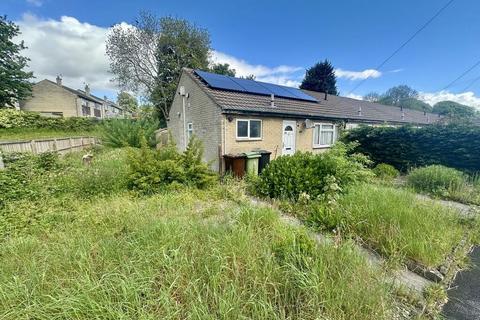 2 bed property, in New Street Grove, £125,000