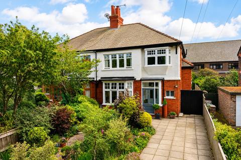 4 bed property, in Spring Vale, £450,000