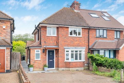 3 bed property, in Ver Road, £700,000