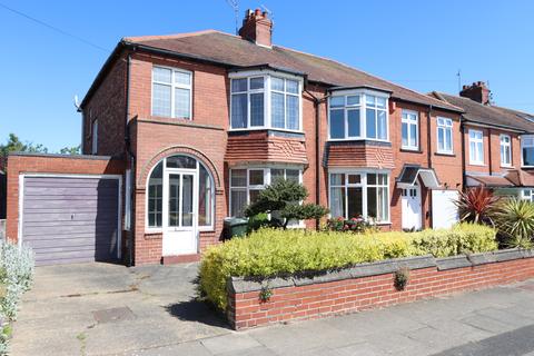 3 bed property, in Madeira Avenue, £385,000