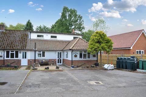 3 bed property, in The Close, £750,000