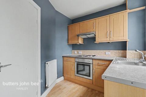 2 bed property, in Dickenson Road West Stoke-On-Trent ST6 2NJ, £100,000