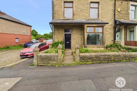 4 bed property, in Blackburn Road, £129,950